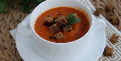 томатный суп с чесночными гренками