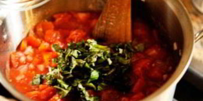 томатный суп в хлебе