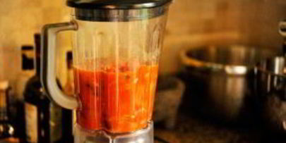 томатный суп в хлебе