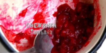 блинчики из цельнозерновой муки с яблочно-клюквенной начинкой