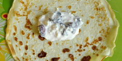 блинчики с творогом и вишней