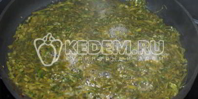 блины на молоке с джемом из щавеля