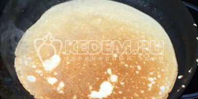 блины на молоке с джемом из щавеля