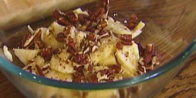 блины с бананами, орехами пекан и кокосовой стружкой