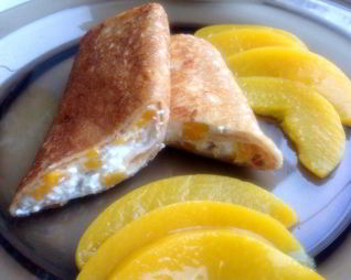 Блины с нежнейшей начинкой из творога и персиков