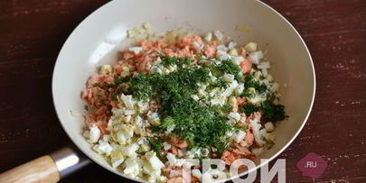 блины с рыбой