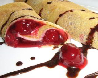 Блины с вишней