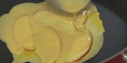 блины с яблоками