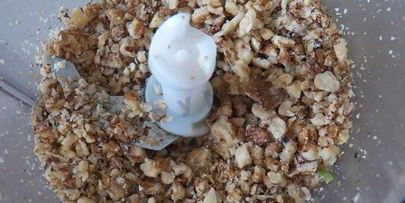 блины со шпинатом с начинкой из сыра, чеснока и орехов