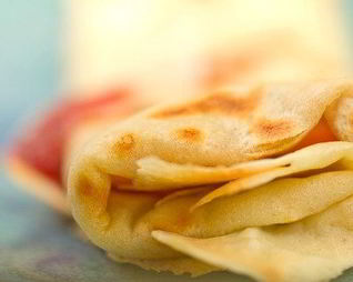 Французские блинчики с яблоками и изюмом