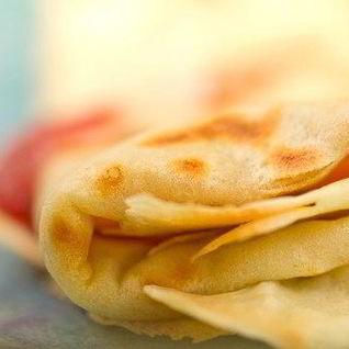 Французские блинчики с яблоками и изюмом