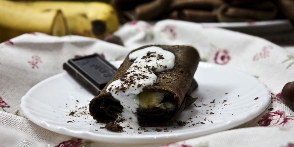 Рецепт шоколадные блины с бананом