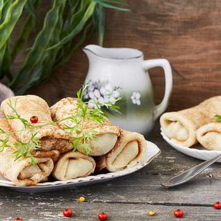 Сытные блинчики с грибами и ветчиной