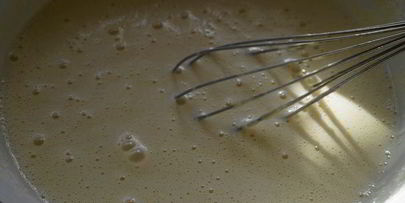 тонкие блинчики с творогом и вишней