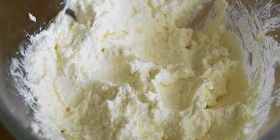 тонкие блинчики с творогом и вишней