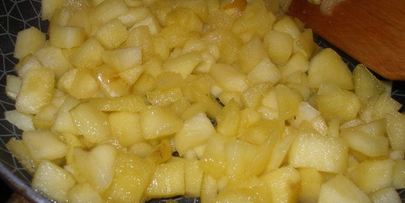 заварные блины на молоке с начинкой из яблок