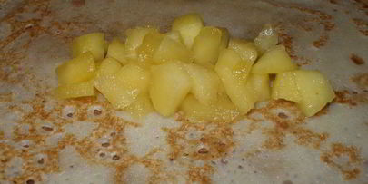 заварные блины на молоке с начинкой из яблок