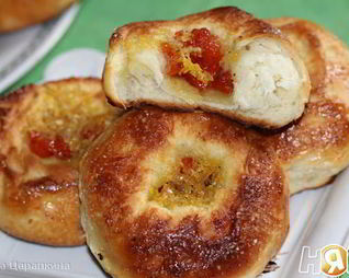 Ароматные булочки с курагой и кардамоном