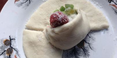 булочки с клубникой и ревенем