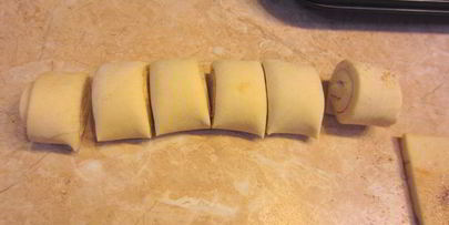 булочки с корицей из слоеного теста