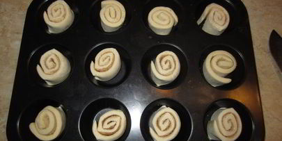 булочки с корицей из слоеного теста