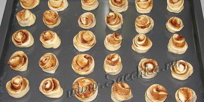 булочки с корицей в виде розочек