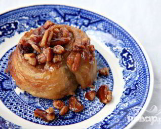 Булочки с орехами и изюмом