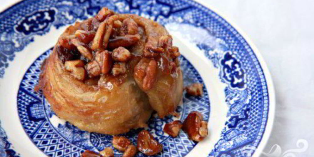 Рецепт булочки с орехами и изюмом