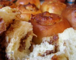 Булочки с ореховой начинкой