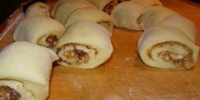 булочки с ореховой начинкой