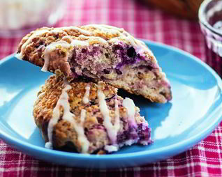 Булочки с овсянкой, медом и ягодами