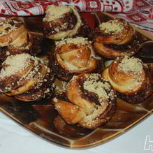 Рецепт Булочки с шоколадом, орехами и посыпкой