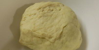 булочки с шоколадом, орехами и посыпкой