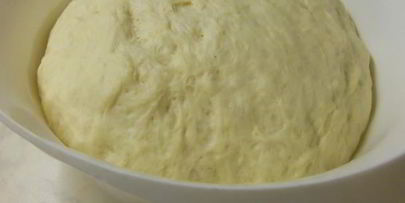 булочки с шоколадом, орехами и посыпкой