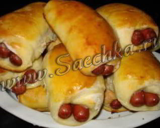 Булочки с сосисками и беконом