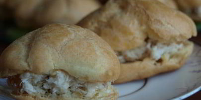 булочки с цыпленком