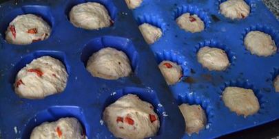 булочки с творогом и запеченным сладким перцем