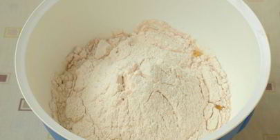 булочки с зеленым соусом