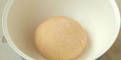 булочки с зеленым соусом