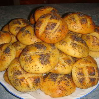 Чесночные булочки с маком