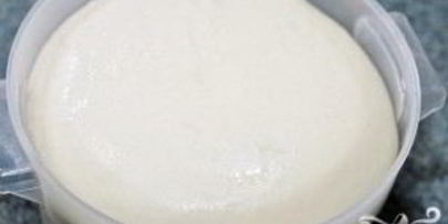 дрожжевые булочки с кунжутом