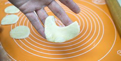 дрожжевые булочки с сыром