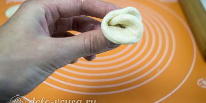 дрожжевые булочки с сыром