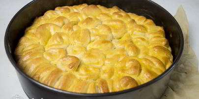 дрожжевые булочки с сыром