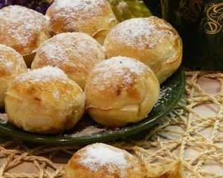 Фруктовые булочки из слоеного теста