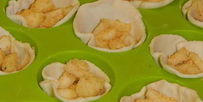 фруктовые булочки из слоеного теста