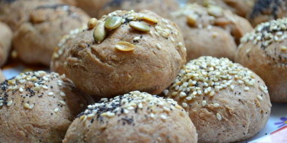 Рецепт хлебные булочки с маком, кунжутом и семечками