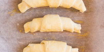 круассаны с шоколадной глазурью