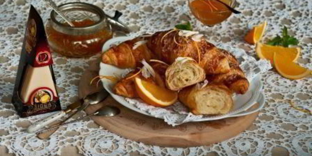 Рецепт круассаны с сыром и апельсиновым джемом