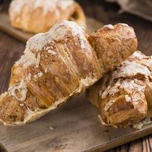 Рецепт Круассаны с сыром из слоеного теста